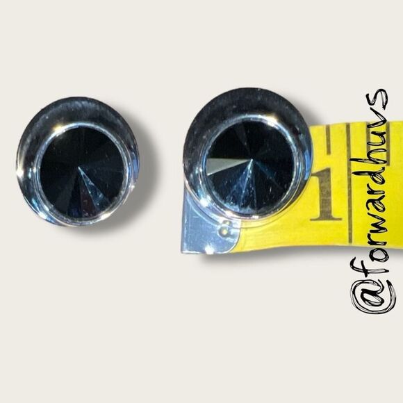 Sarah Coventry Clip-On Silver Tome Earrings with Black Glass Center – 1970s Vint - Picture 7 of 8